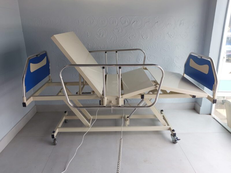 Camas hospitalares usadas para venda